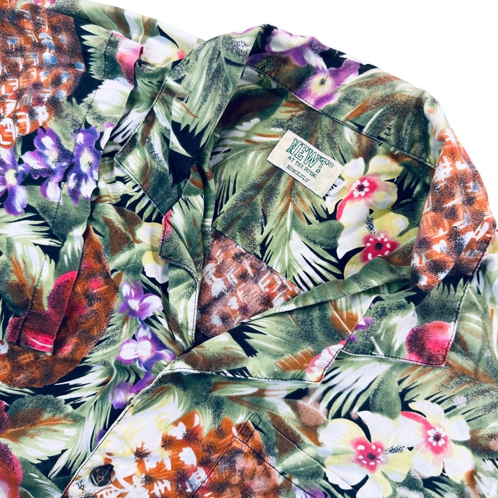 Newt at the Royal Honolulu Mens XL Hawaiian Shirt Pineapple Hibiscus Tropical